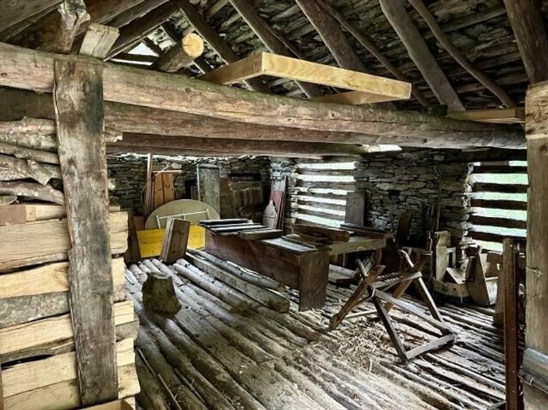 4.Zimmer-Rustico zum Ausbauen mit viel ebenem Wiesland / 4-Zimmer-Rustico zum Renovieren mit viel Wiesland - 7