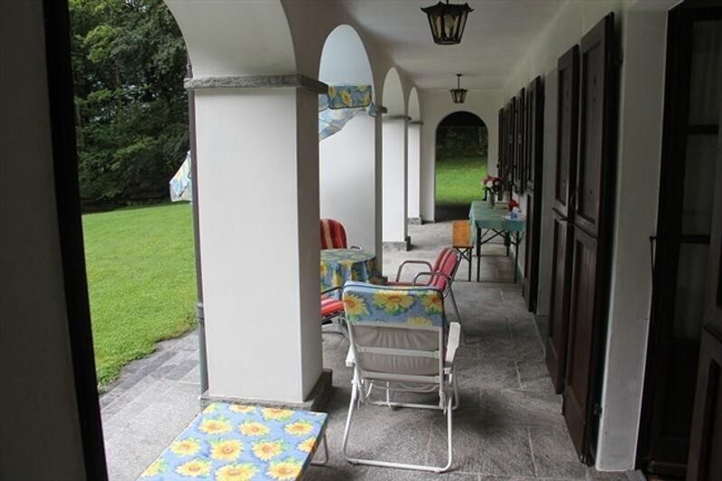 9 1/2-Zimmer-Herrschaftssitz mit grossem Umschwung / 9 1/2-Zimmer-Villa mit 17 000 m2 Land - 3