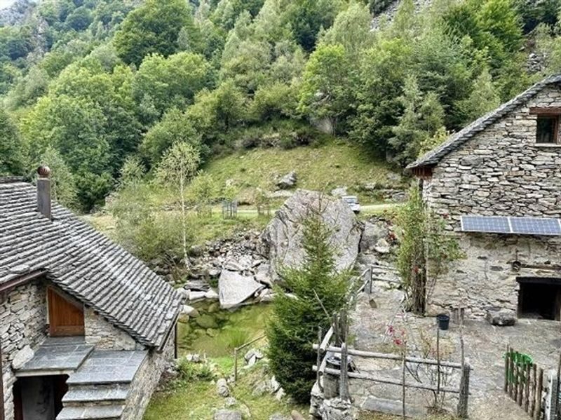 4.Zimmer-Rustico zum Ausbauen mit viel ebenem Wiesland / 4-Zimmer-Rustico zum Renovieren mit viel Wiesland - 9