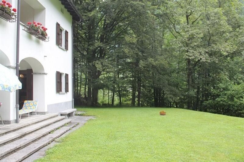 9 1/2-Zimmer-Herrschaftssitz mit grossem Umschwung / 9 1/2-Zimmer-Villa mit 17 000 m2 Land - 12