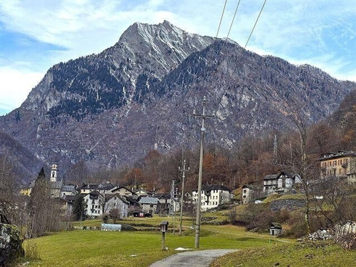 3 Rustikale zum Renovieren mit kleinem Grundstück, schöne Aussicht, sonnig und ruhig / 3 Rustikale zum Ausbauen mit kleinem Grundstück sehr ruhig und sonnig - 10