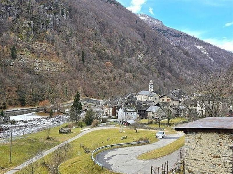 3 Rustikale zum Renovieren mit kleinem Grundstück, schöne Aussicht, sonnig und ruhig / 3 Rustikale zum Ausbauen mit kleinem Grundstück sehr ruhig und sonnig - 12