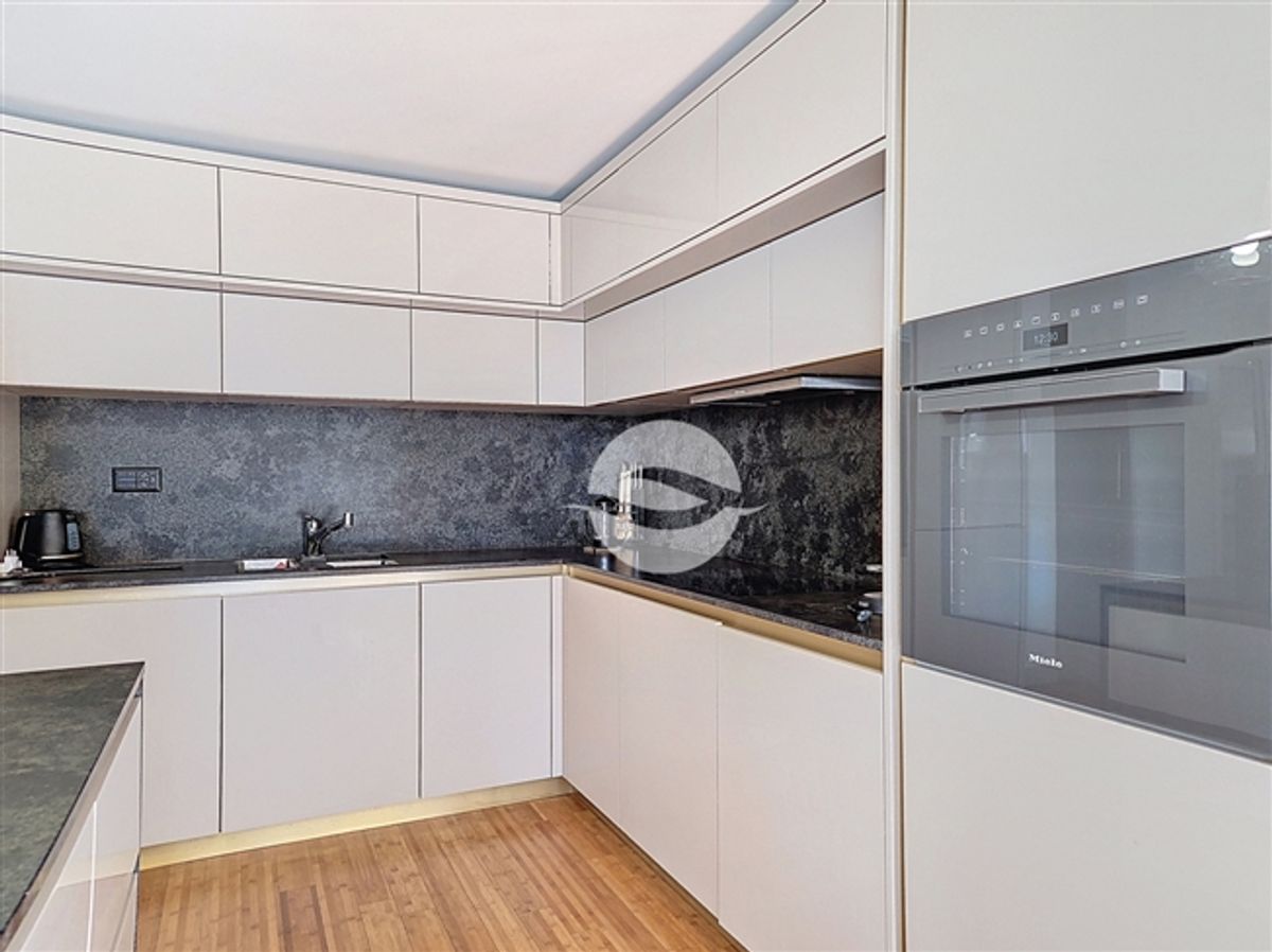 Gut möblierte Wohnung mit riesiger Terrasse in der Nähe des Sees - 5
