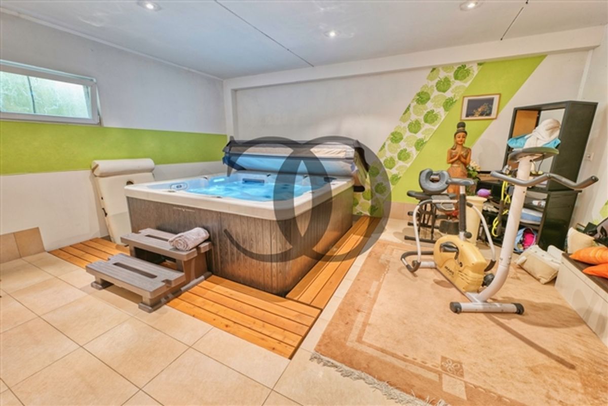 Wunderschöne Familien-Immobilie mit Pool - 11
