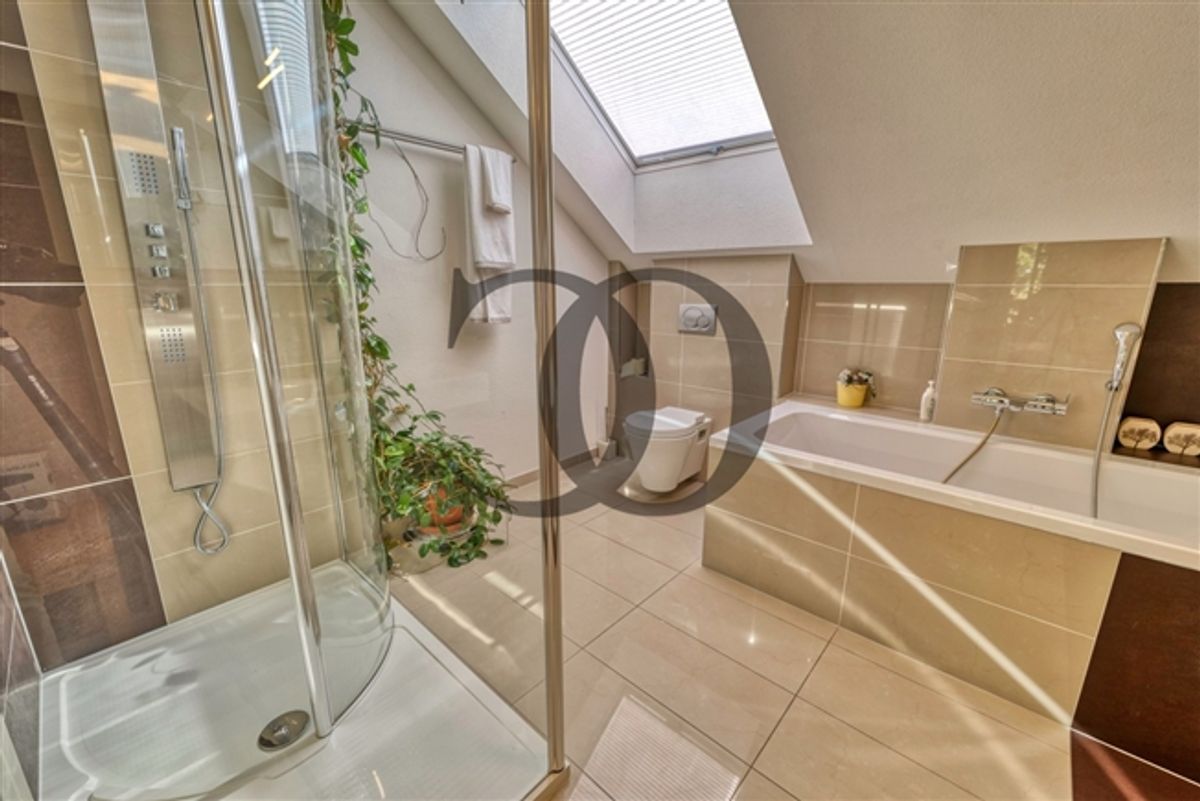 Wunderschöne Familien-Immobilie mit Pool - 9