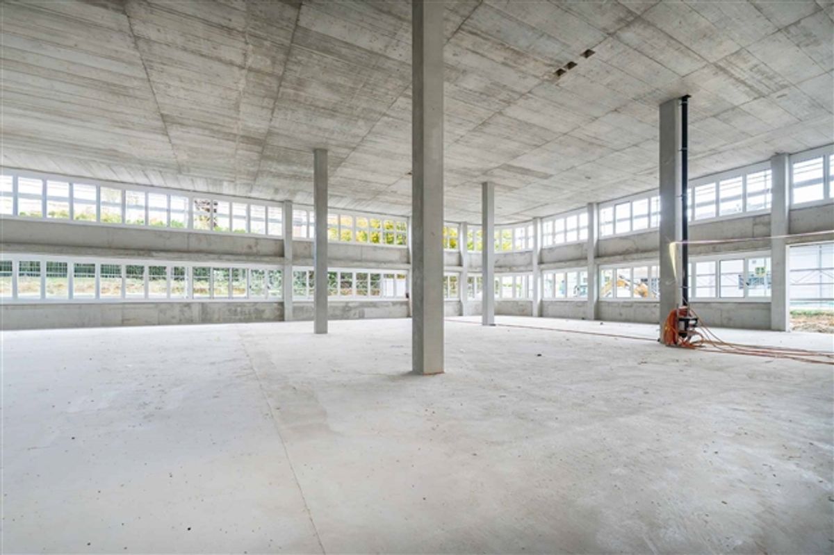 Oberes Stockwerk steht in einem neuen Bastelgebäude zum Verkauf - 5