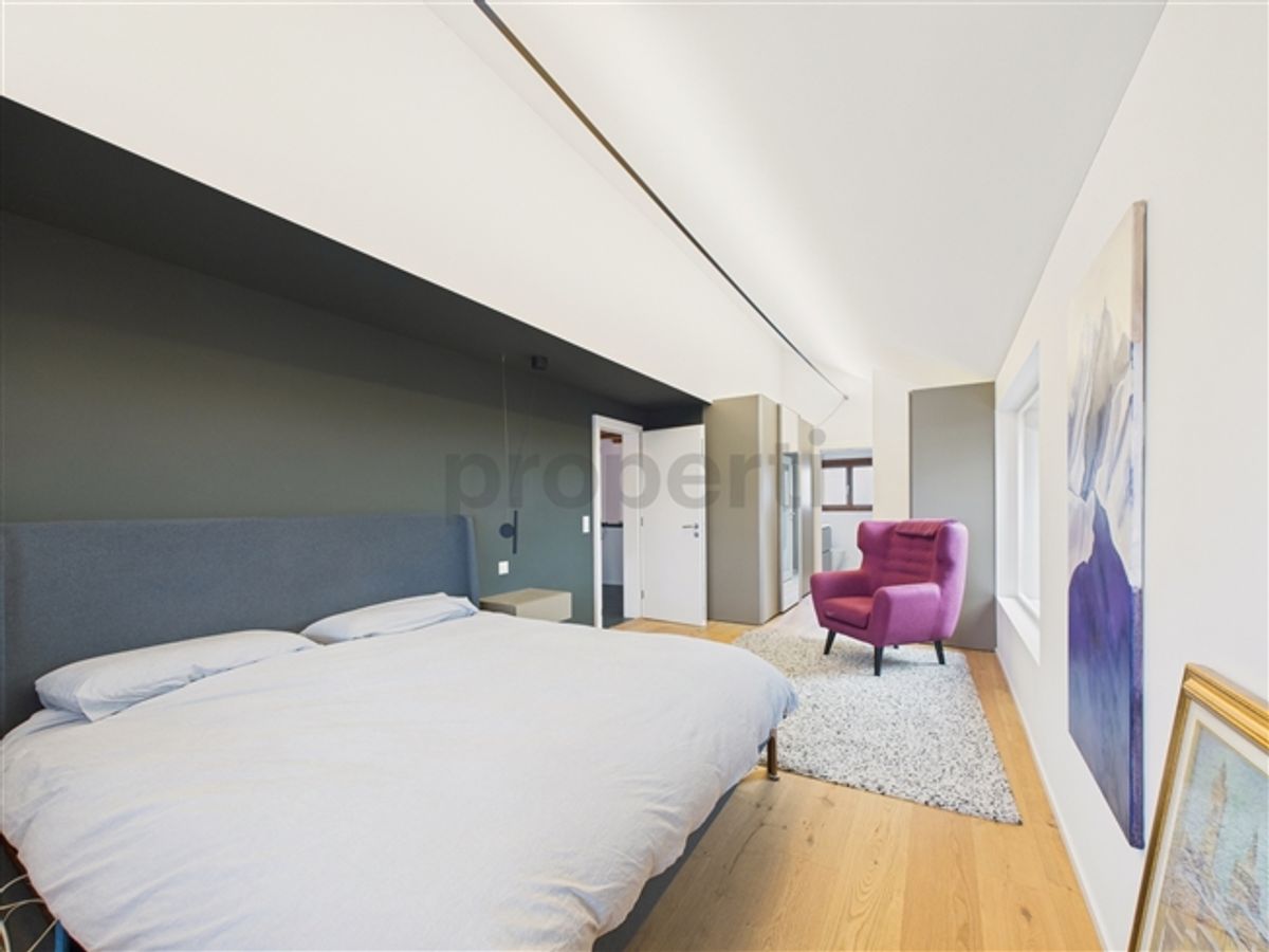 Modernes 9-Zimmer Einfamilienhaus mit Garten in Hombrechtikon - 5