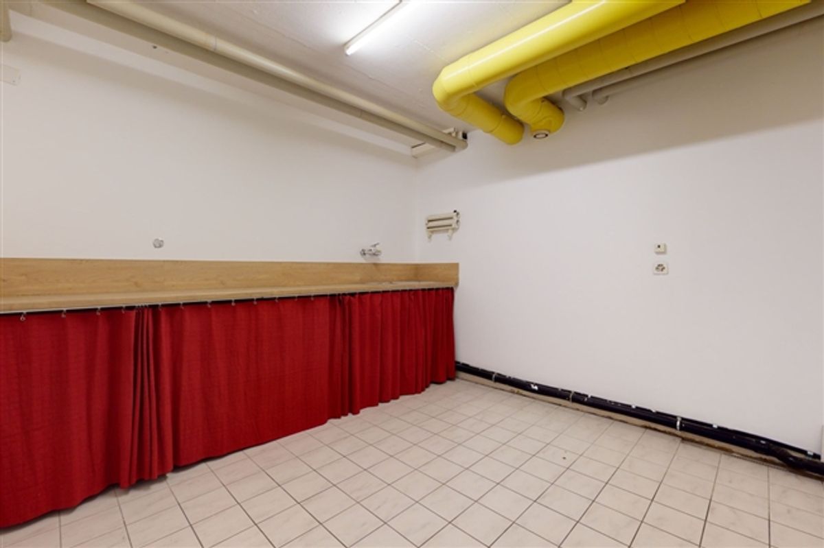 Große 2 Zimmerwohnung mit großem Potenzial - 0