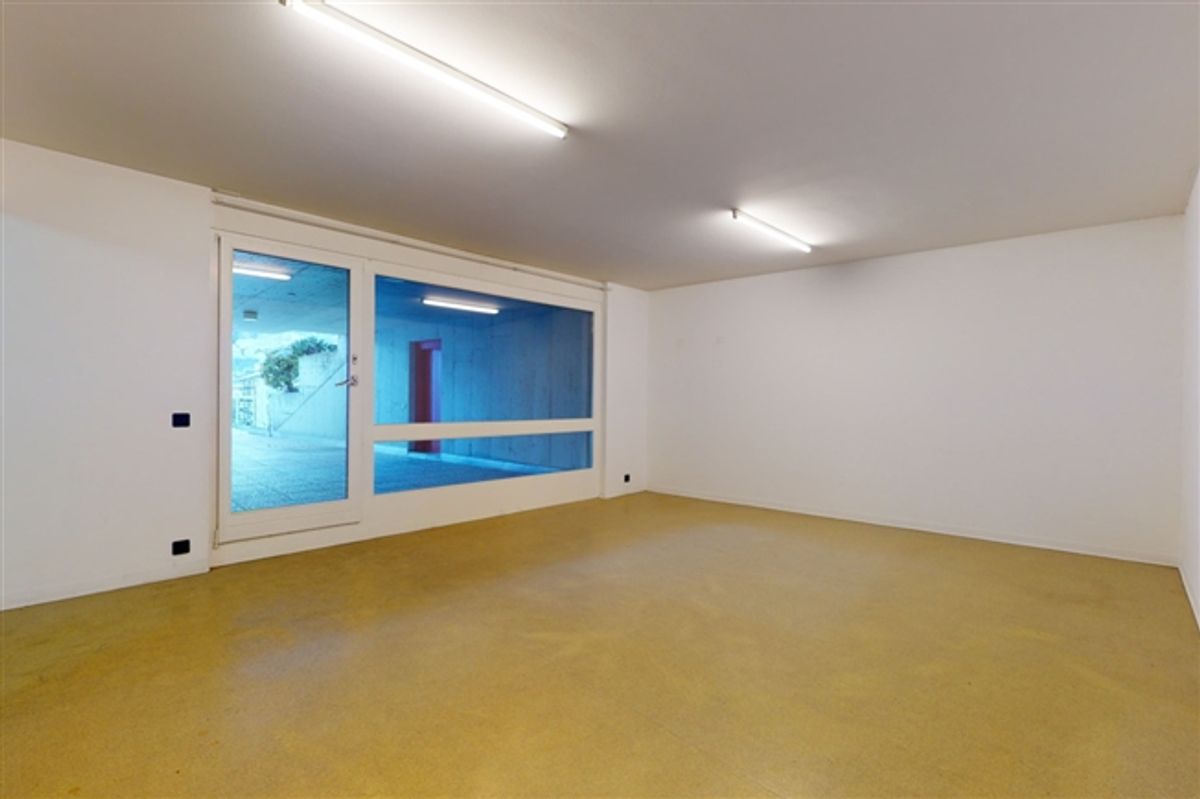 Große 2 Zimmerwohnung mit großem Potenzial - 1