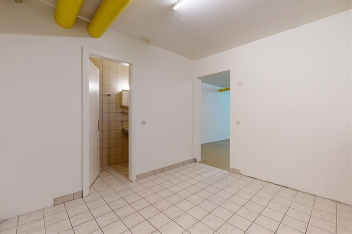 Große 2 Zimmerwohnung mit großem Potenzial - 6