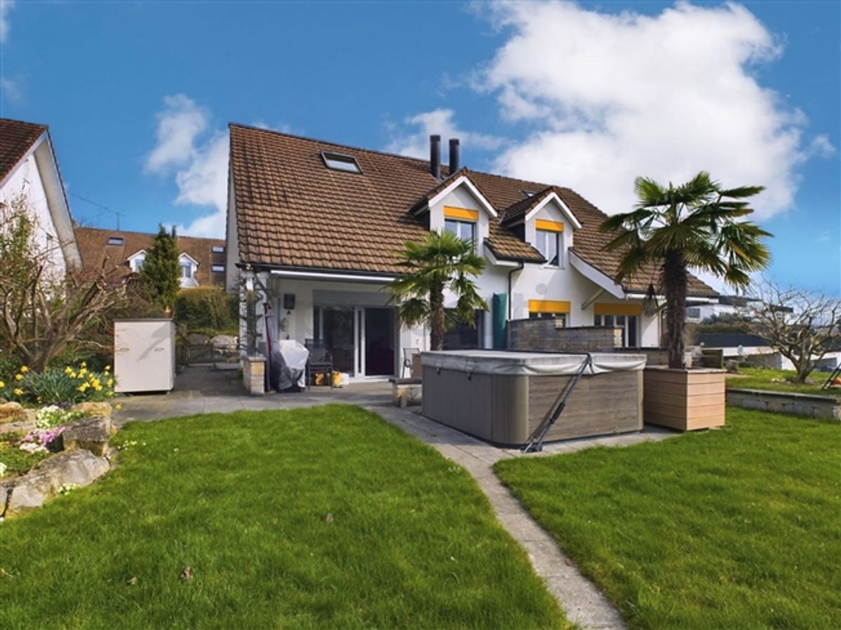 Charmantes 5.5-Zimmer.Reihenhaus mit idyllischem Flair in Endingen - 0