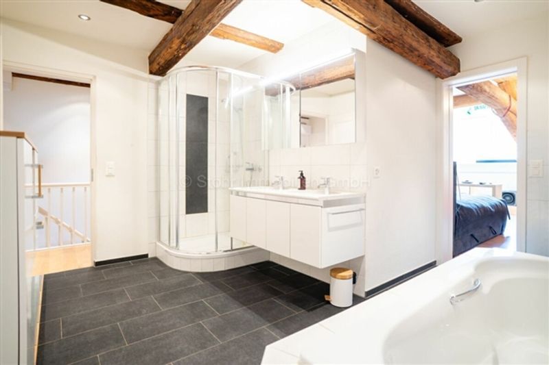 Charmante 4.5 Zimmer Triplexwohnung an einmaliger Lage - 8