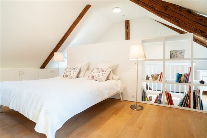 Charmante 4.5 Zimmer Triplexwohnung an einmaliger Lage - 11