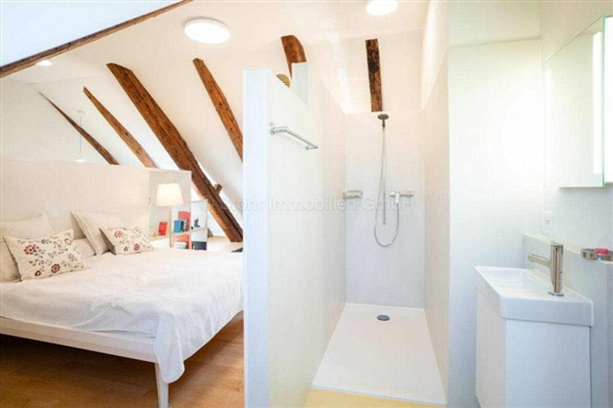 Charmante 4.5 Zimmer Triplexwohnung an einmaliger Lage - 11