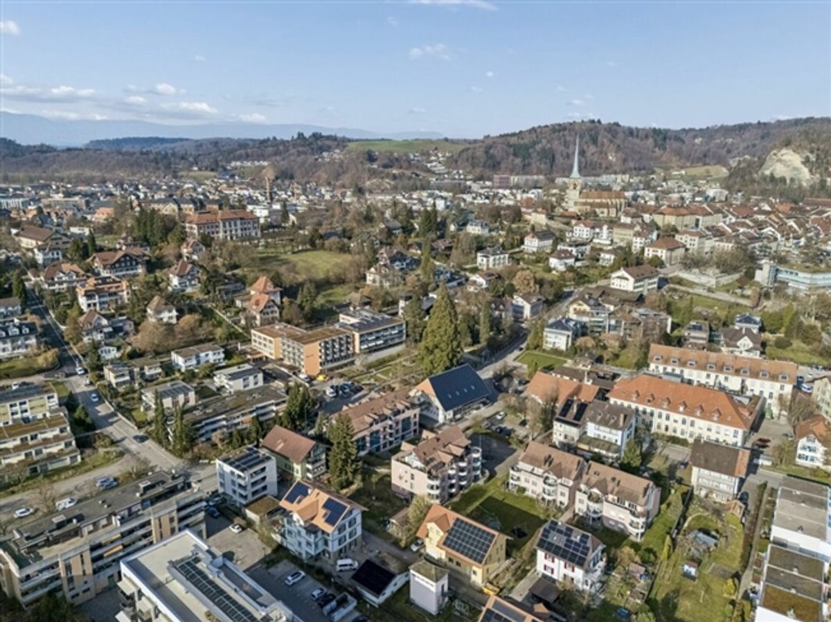 Attraktive Gewerberäumlichkeiten mit Archivräumen und Einstellhalle - 12