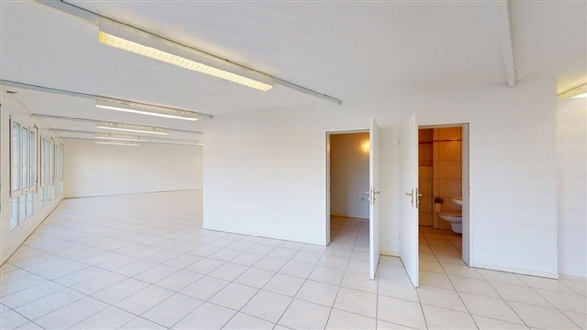 Idealer Business-Standort mit hoher Sichtbarkeit - 6