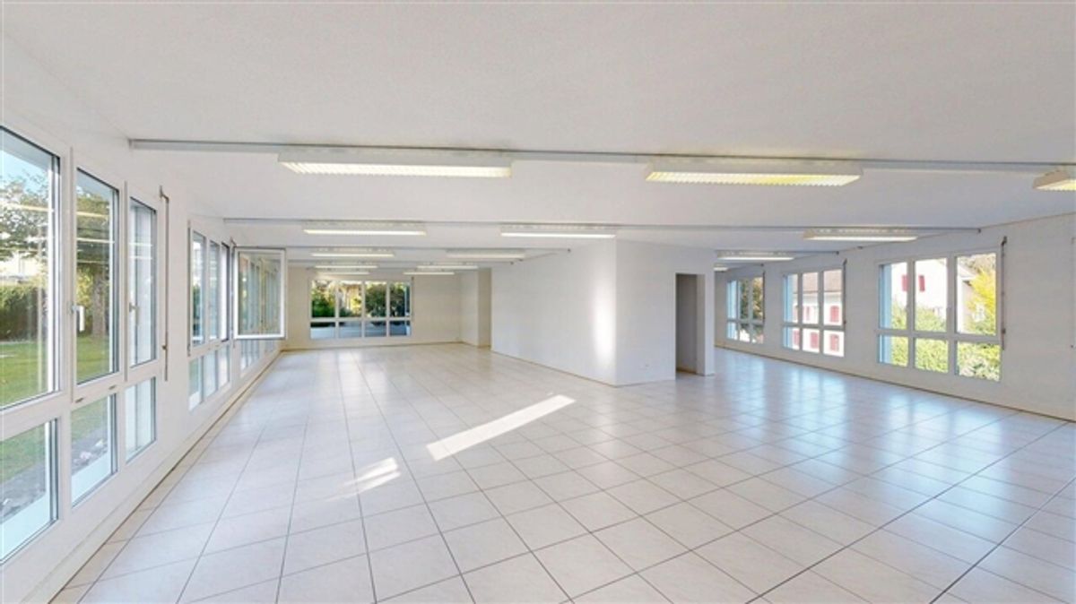 Idealer Business-Standort mit hoher Sichtbarkeit - 8