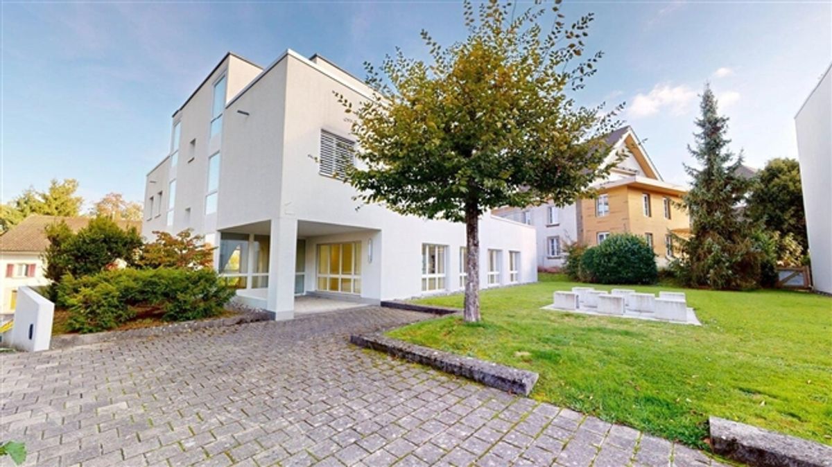 Idealer Business-Standort mit hoher Sichtbarkeit - 12