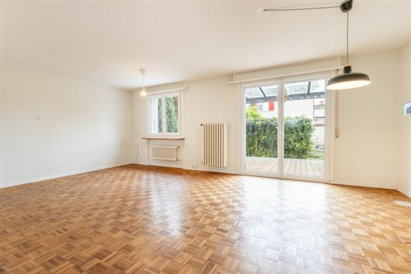 Charmantes 4.5 Zimmer Eck-Einfamilienhaus mit geschütztem Aussenbereich und Garagenbox - 7