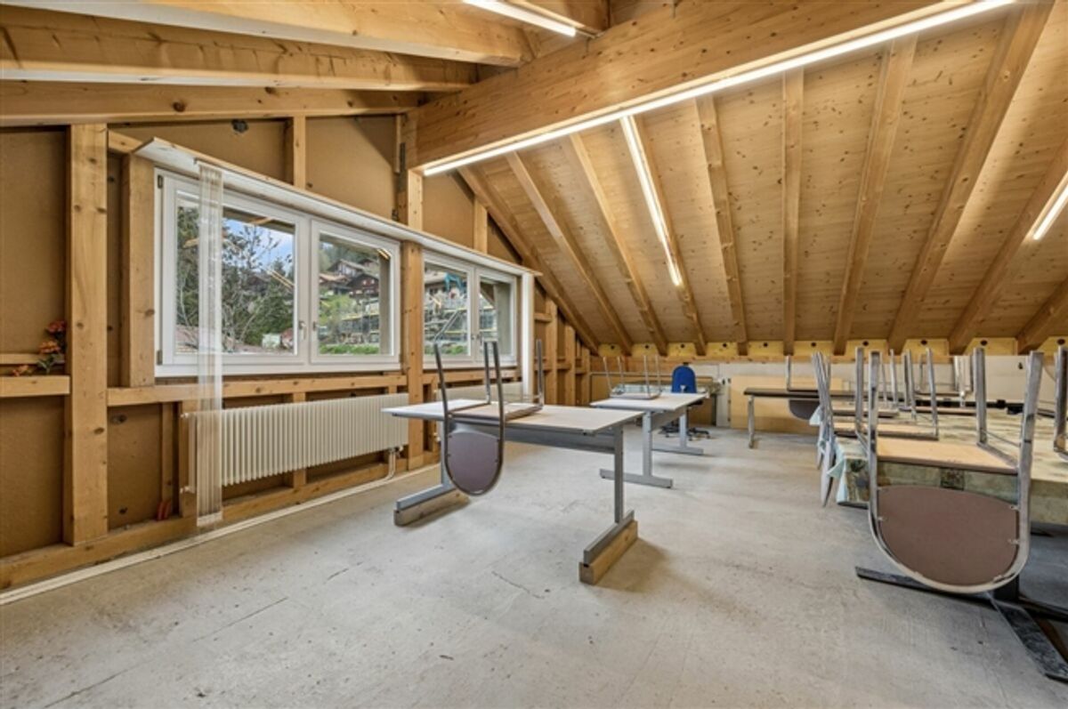 Gewerbeliegenschaft in Wengen mit Entwicklungspotenzial an attraktiver Lage - 1