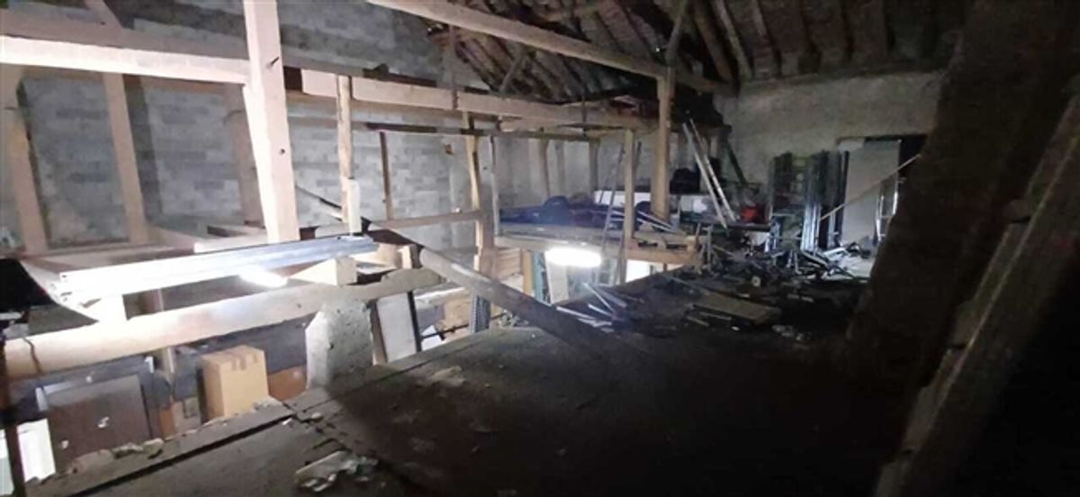 Alte Immobilie als Lagerhaus mit Wohnpotenzial zu verkaufen - 1