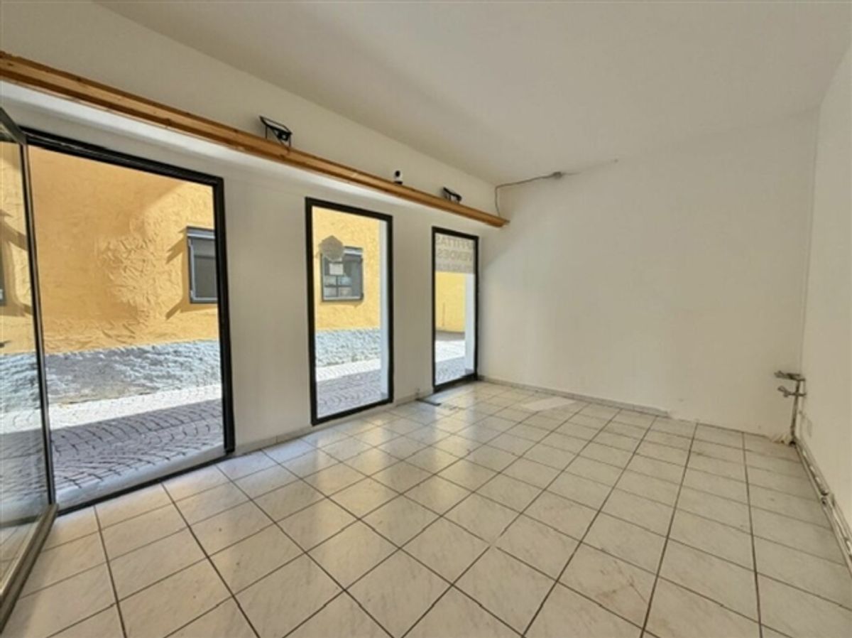 ZU VERKAUFEN IM BORGO VON ASCONA - Hübsches Geschäft mit Innenhof - 0