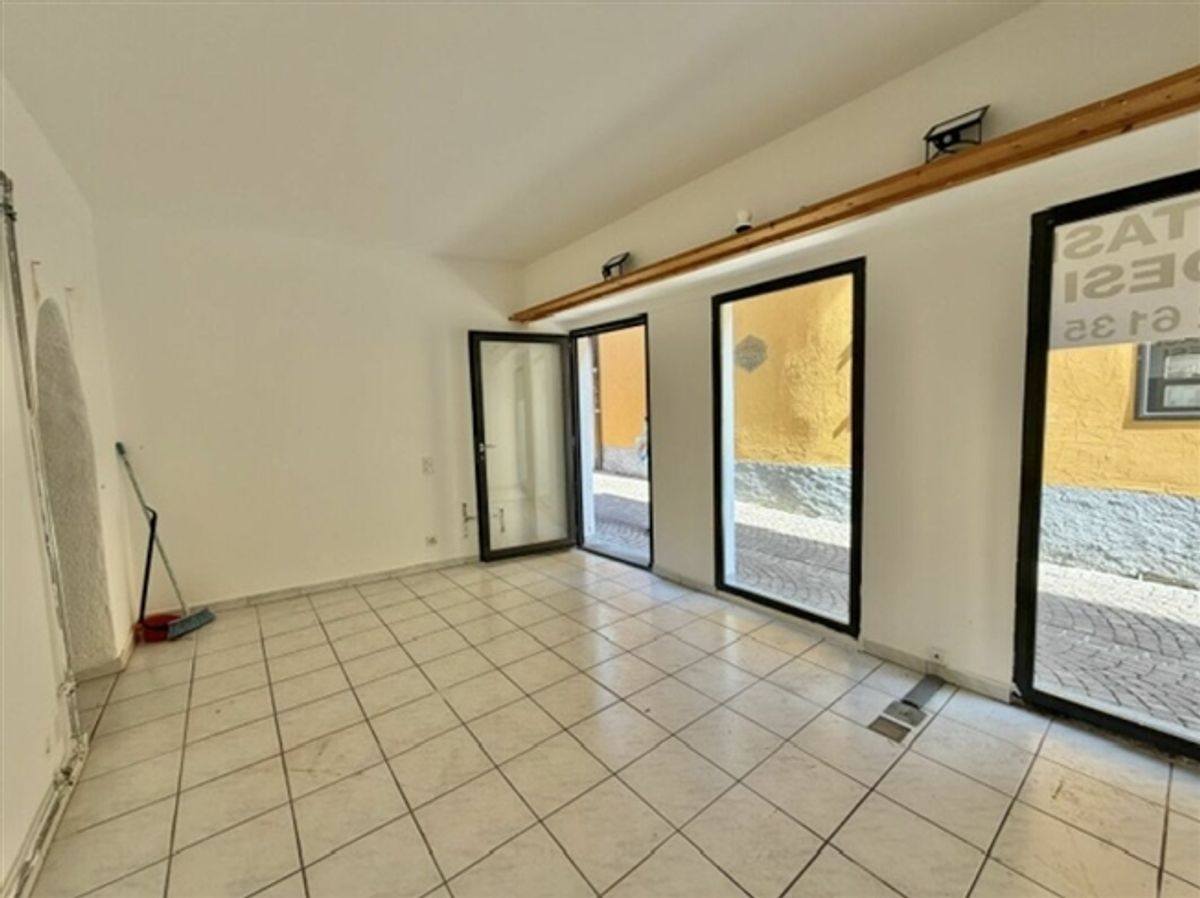 ZU VERKAUFEN IM BORGO VON ASCONA - Hübsches Geschäft mit Innenhof - 1
