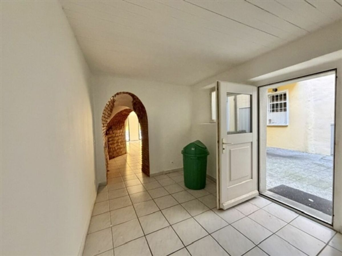 ZU VERKAUFEN IM BORGO VON ASCONA - Hübsches Geschäft mit Innenhof - 2