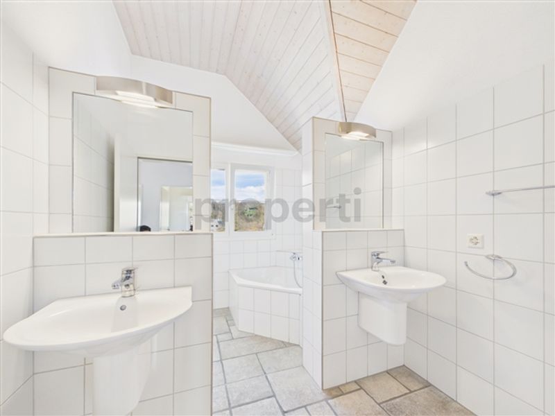 Modernes freistehendes 5.5-Zimmer-Einfamilienhaus mit Doppelgarage und zwei E-Ladestationen in Lindau - 10