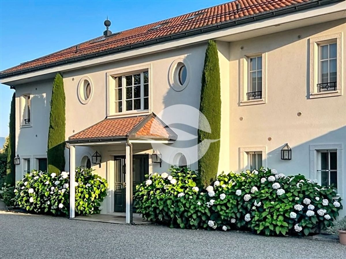 Wunderschöne 10,5-Zimmer-Villa + unabhängiges Studio - 2