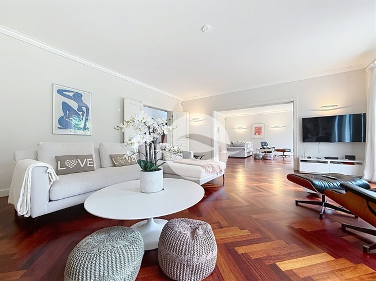 Wunderschöne 10,5-Zimmer-Villa + unabhängiges Studio - 4