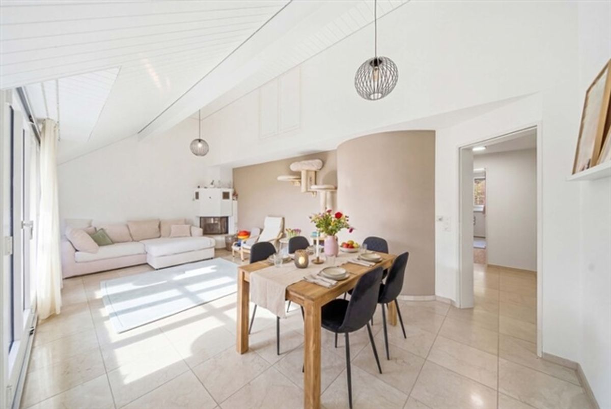 WOHNKOMFORT AUF ZWEI EBENEN - 4.5 ZIMMER MAISONETTE NUR WENIGE MINUTEN VON DER STADT - 0