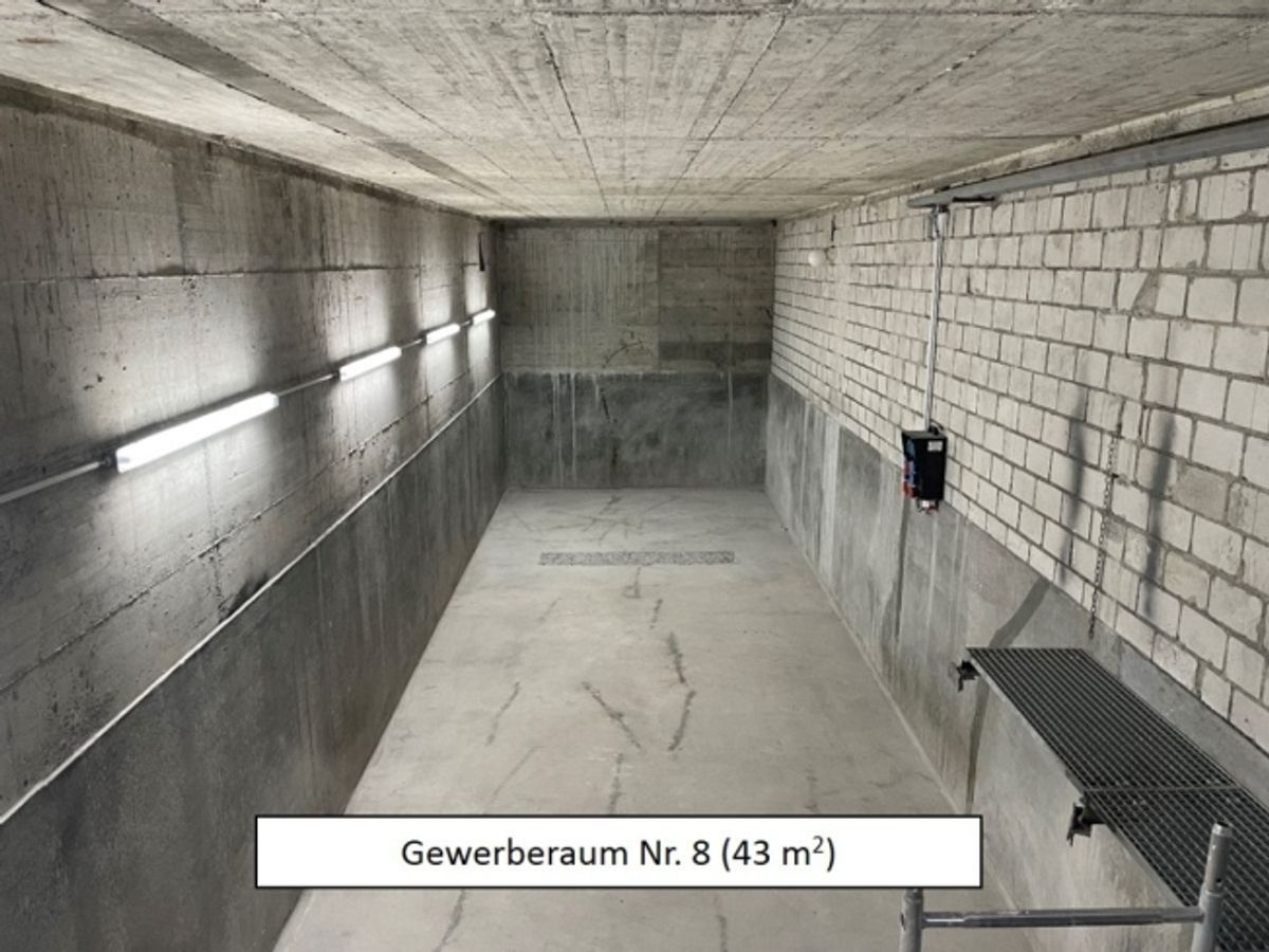 Gewerberäume, Lagerflächen und Parkplätze zu vermieten - 1