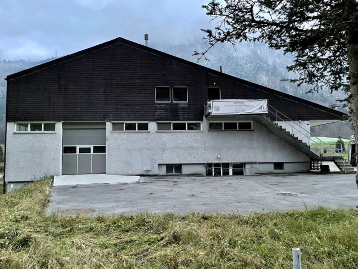 Gewerberäume, Lagerflächen und Parkplätze zu vermieten - 5