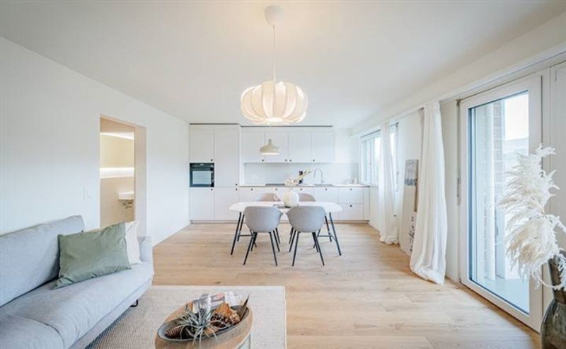 TOLLE 4.5 ZIMMER WOHNUNG - TIPTOP  TOTALSANIERT - 4