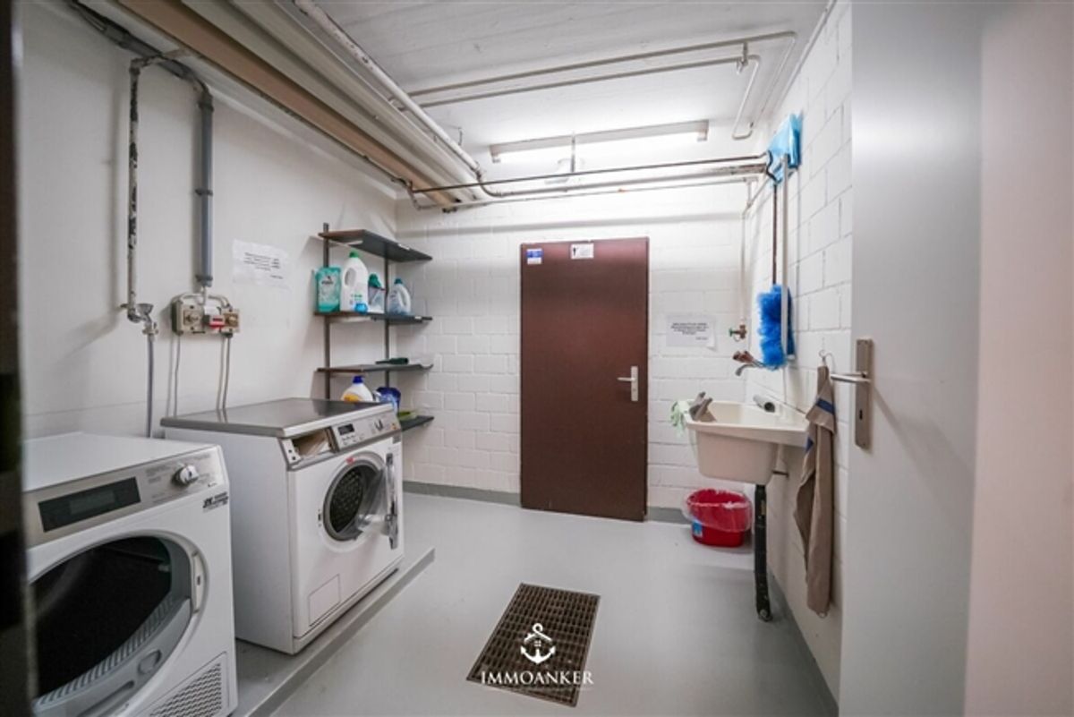 Lichtdurchflutete 4.5-Zimmer-Wohnung mit hoher Raumhöhe und Cheminée in Bottmingen - 7