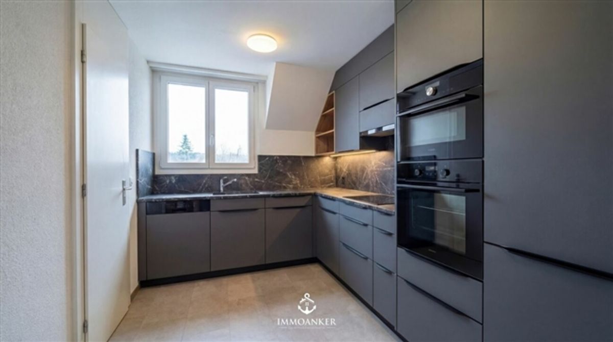 Lichtdurchflutete 4.5-Zimmer-Wohnung mit hoher Raumhöhe und Cheminée in Bottmingen - 6