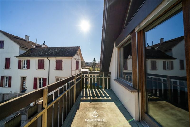 Lichtdurchflutete 4.5-Zimmer-Wohnung mit hoher Raumhöhe und Cheminée in Bottmingen - 11