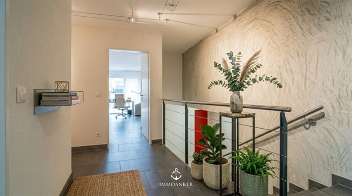Architektonisches Reihenhaus mit Weite, Licht und Privatsphäre in Gockhausen - 3