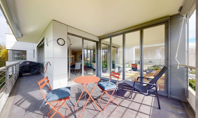 Elegant 4.5-Room Apartment in Zumikon - 4
