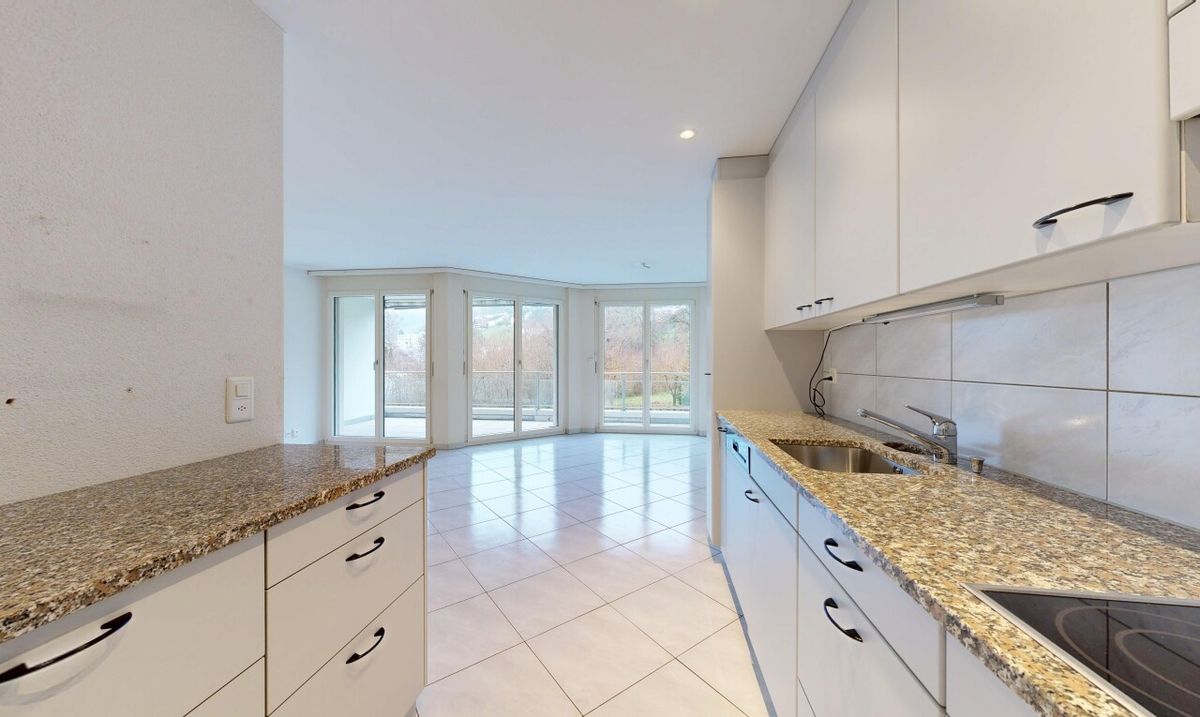 Helle 3.5-Zimmerwohnung mit Balkon und schönem Ausblick - 2