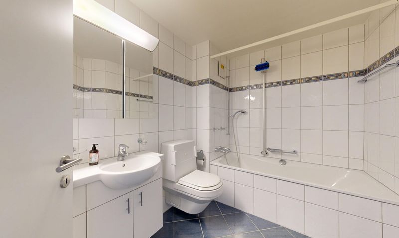 Helle 3.5-Zimmerwohnung mit Balkon und schönem Ausblick - 10