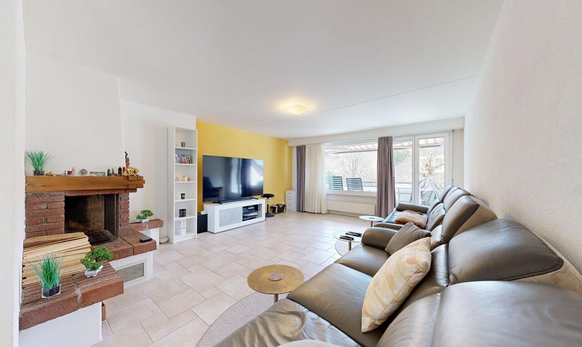 Wohnen mit Charme: Lichtdurchflutete Dachwohnung mit Terrasse - 3