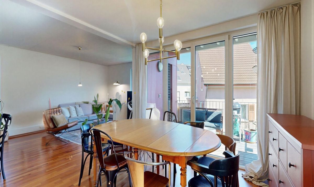 Stilvolle 3.5-Zimmerwohnung mit Balkon und Einstellhallenplatz - 2