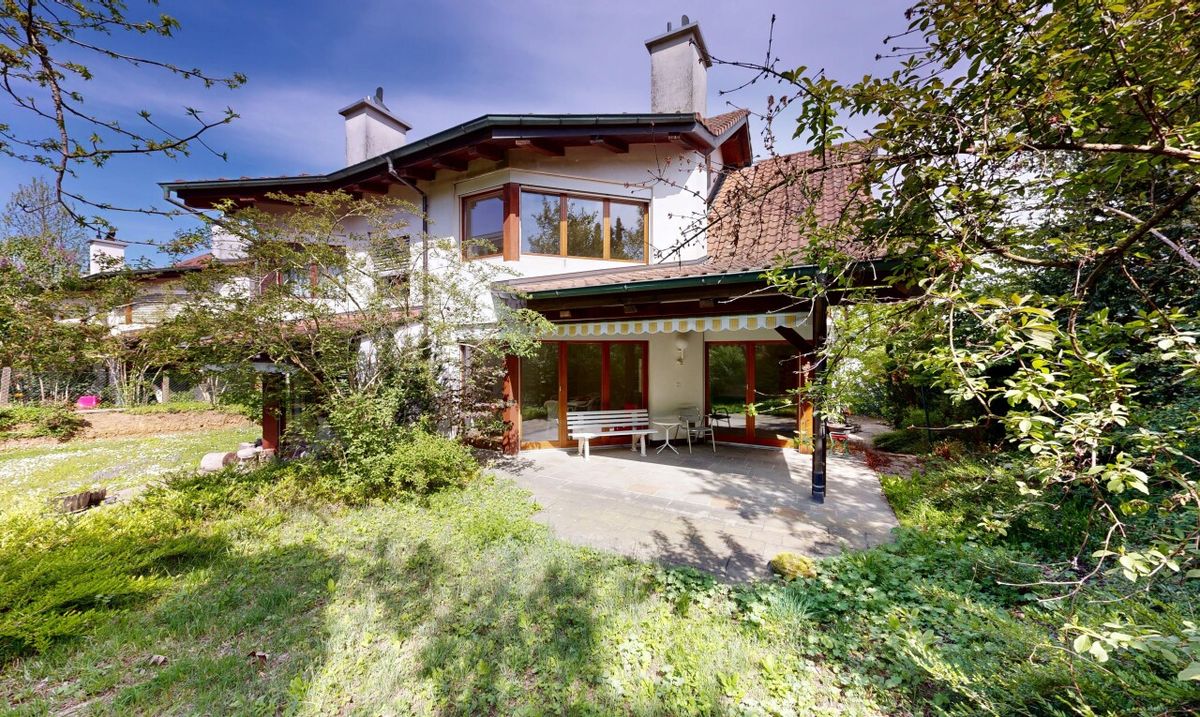 Gepflegtes 6-Zimmer Doppeleinfamilienhaus an bevorzugter Lage - 0