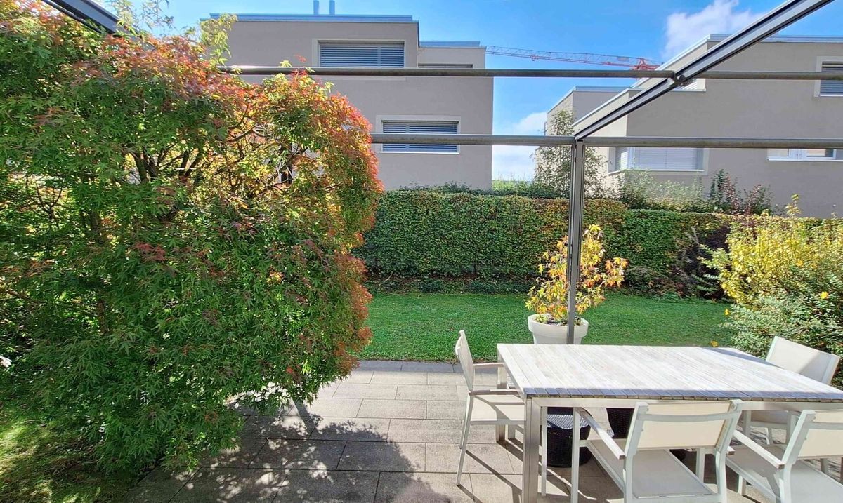 Doppelhaushälfte mit Garten in Uster - 11