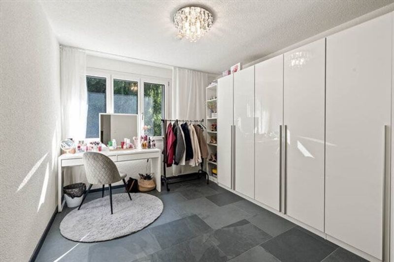 ILLNAU 4.5-ZIMMER MIT WINTERGARTEN & GARAGE - 6