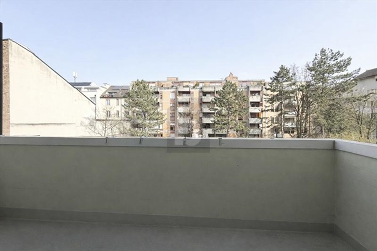 PREISHIT HELL - BALKON - NAHE AM RHEIN (IM BAURECHT) - 0