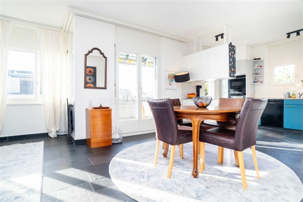 Stilvolle 6.5-Zimmer Maisonettewohnung mit Atelier an toller Lage - 1