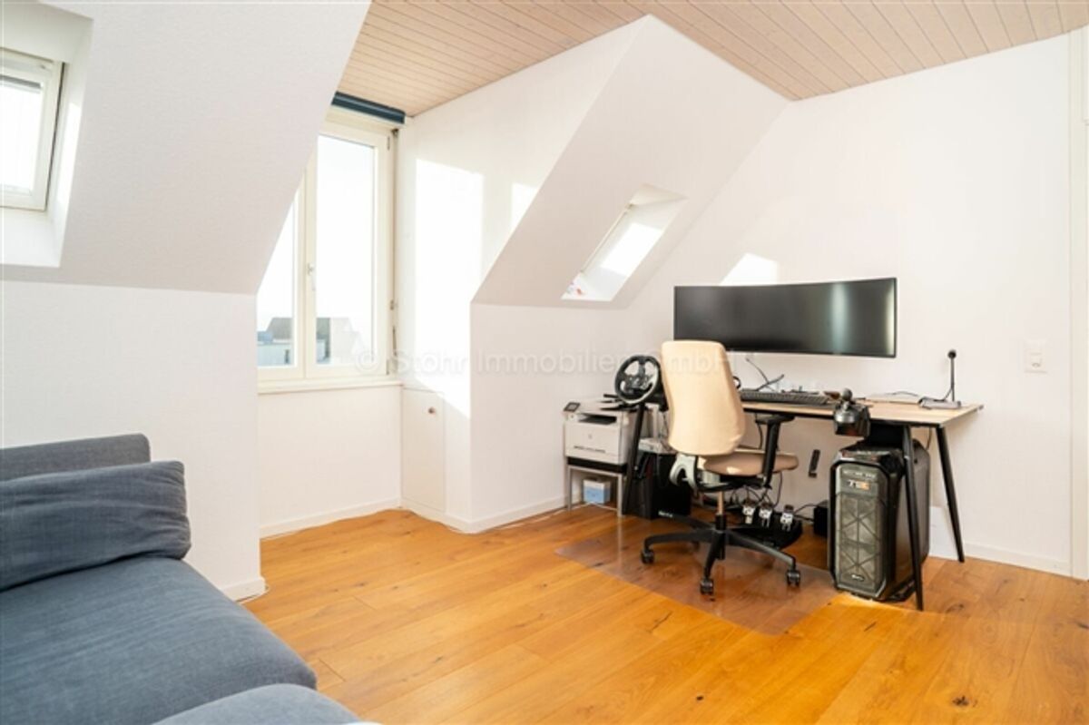 Stilvolle 6.5-Zimmer Maisonettewohnung mit Atelier an toller Lage - 13
